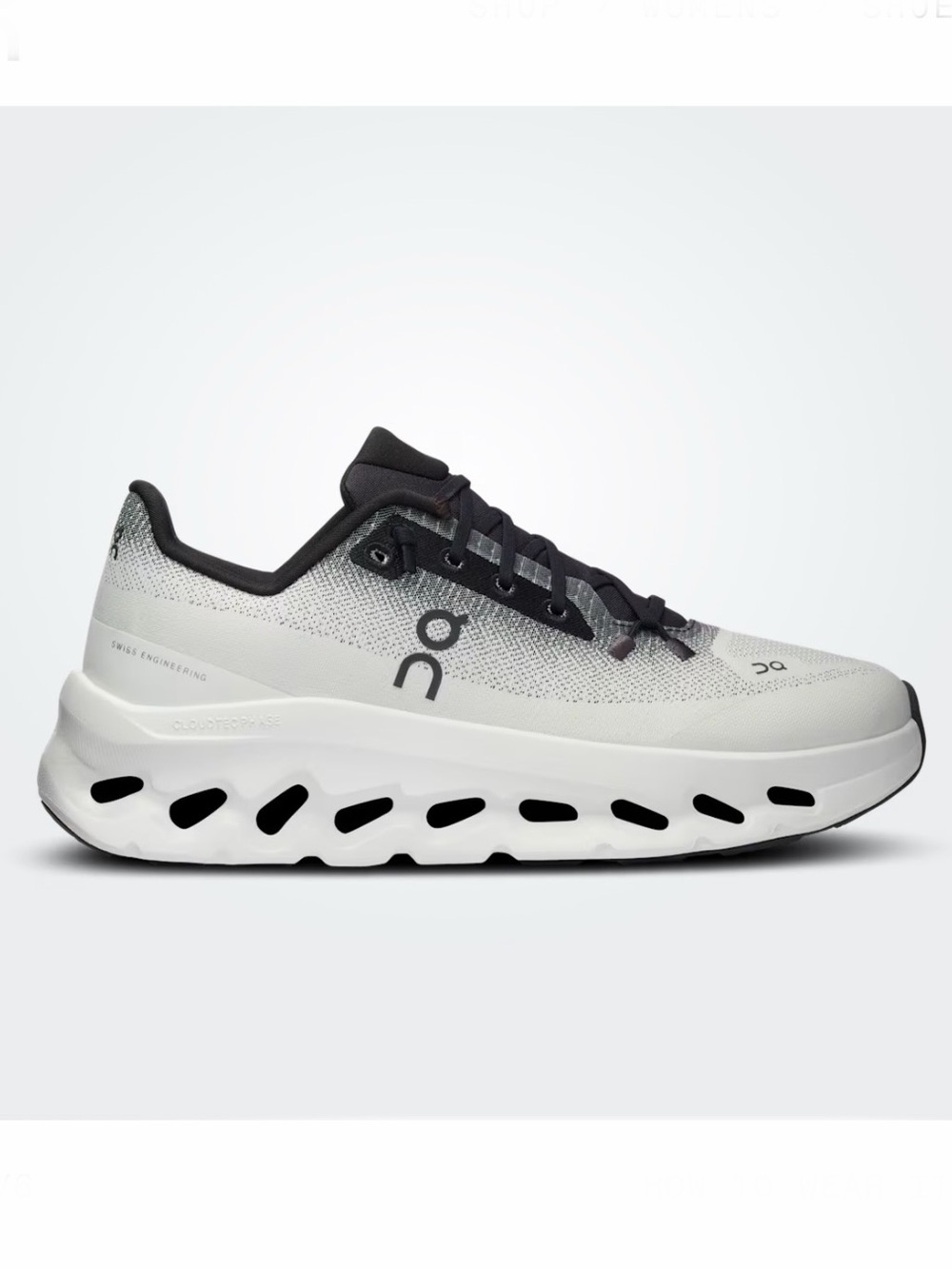 On running CloudTilt sneakers Women’s size 7